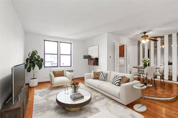 Briarwood, NY 11432,141-05 Pershing CRES #210