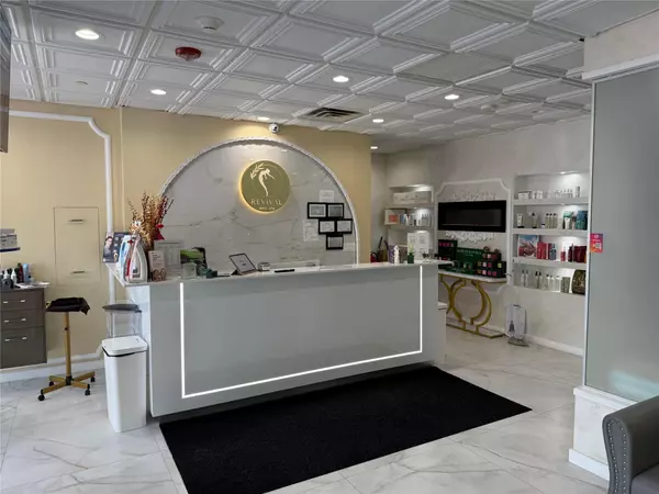 Huntington, NY 11743,266 Main ST