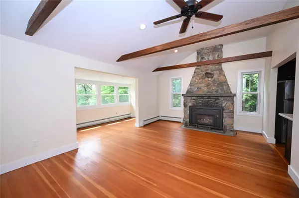 Putnam Valley, NY 10537,347 Lake DR