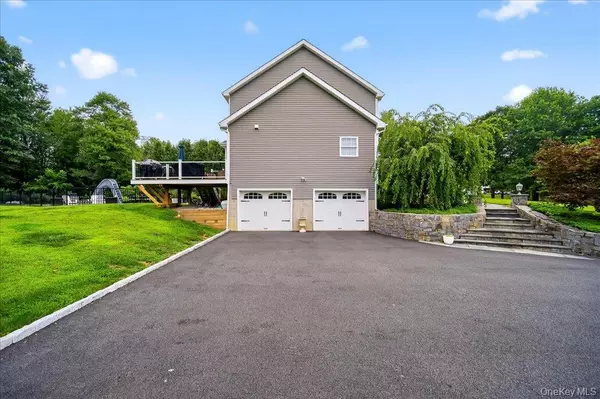 Hopewell Junction, NY 12533,69 Roundhill RD