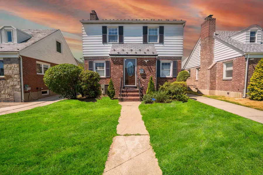 75-22 186th ST, Fresh Meadows, NY 11366
