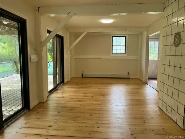 Hopewell Junction, NY 12533,121 E Hook Cross RD