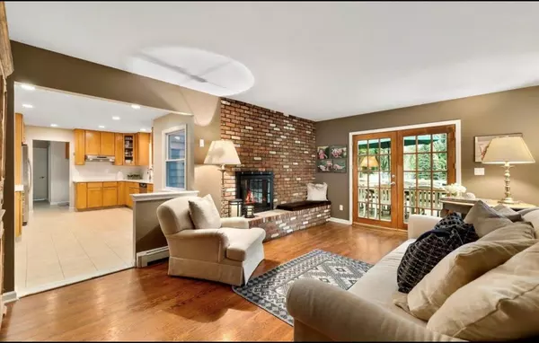 Woodbury, NY 11797,240 Plainview RD