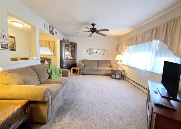 Holbrook, NY 11741,204 Helen ST