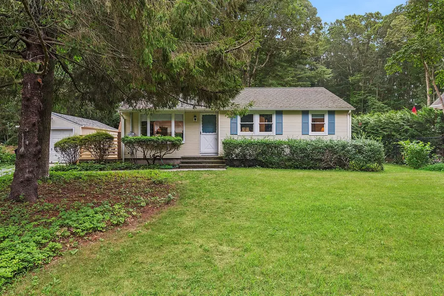 115 W Cove RD, Cutchogue, NY 11935