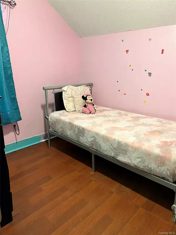Jamaica, NY 11434,166-05 144 ave