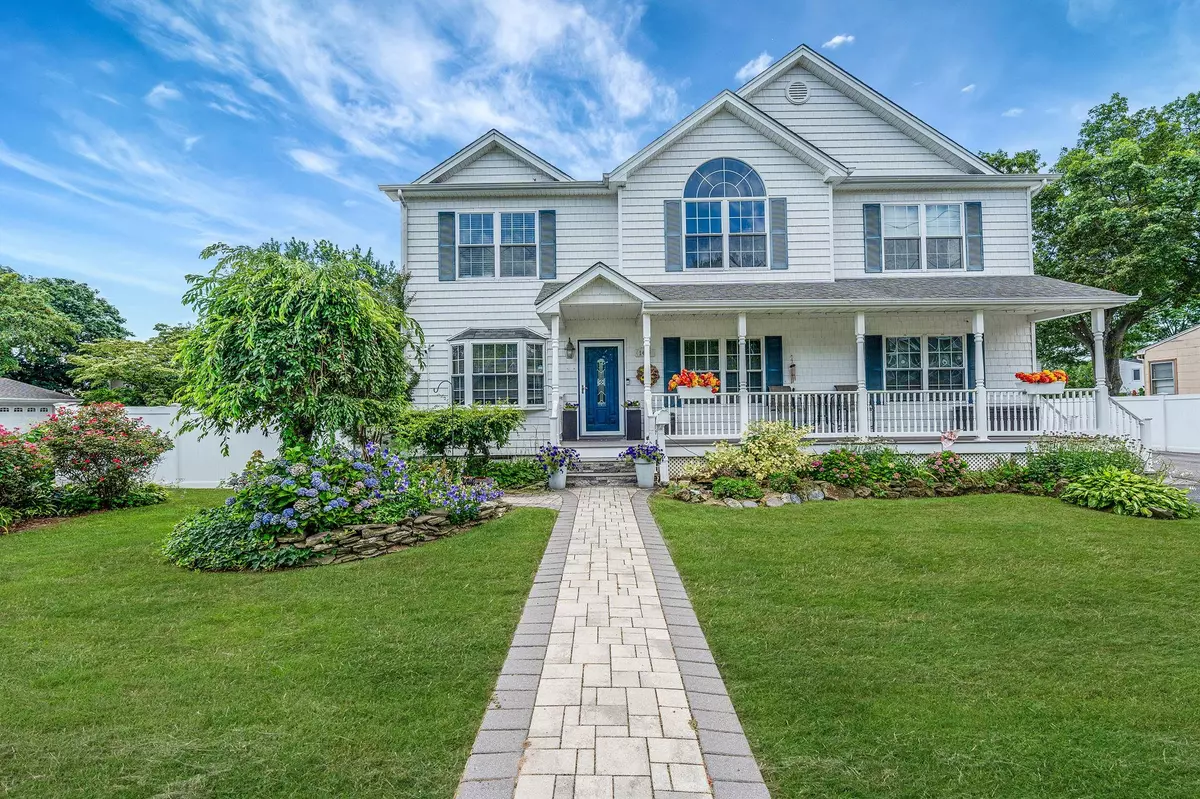 West Babylon, NY 11704,1485 3rd ST