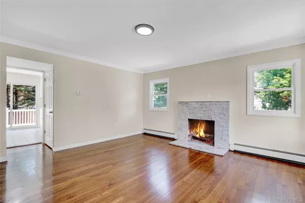Islip, NY 11751,20 Whitman AVE