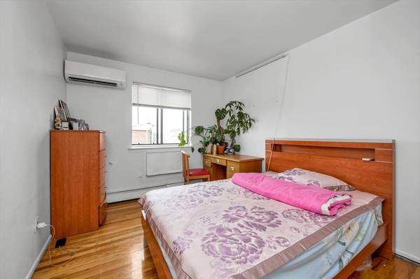 Flushing, NY 11355,13423 57th AVE