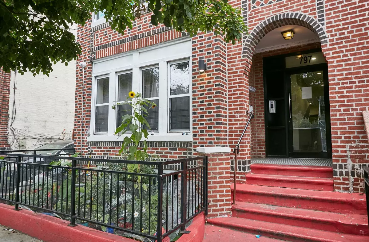 Brooklyn, NY 11207,797 Vermont ST