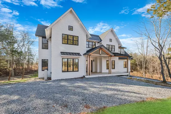Aquebogue, NY 11931,475 West LN