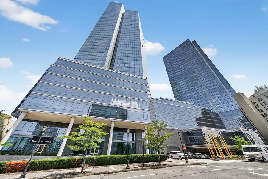 5 Renaissance SQ #15C, White Plains, NY 10601