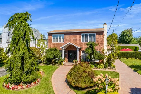 2957 214th PL, Bayside, NY 11360