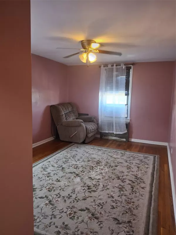3231 Barker Ave #3C, Bronx, NY 10467