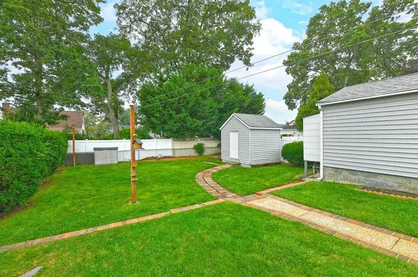 Merrick, NY 11566,59 Chapin AVE