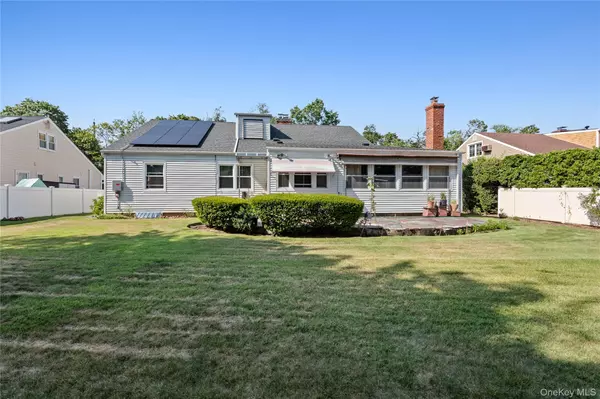 Malverne, NY 11565,89 Parkview PL