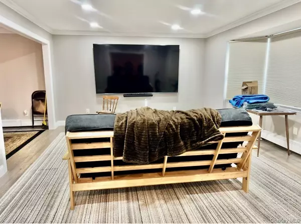 Oceanside, NY 11572,107 Fairview AVE