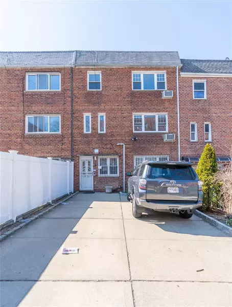 79-18 150th ST #3, Flushing, NY 11367