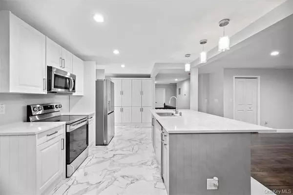 White Plains, NY 10604,423 Westchester AVE