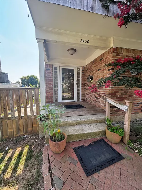 Baldwin Harbor, NY 11510,3430 Colony DR