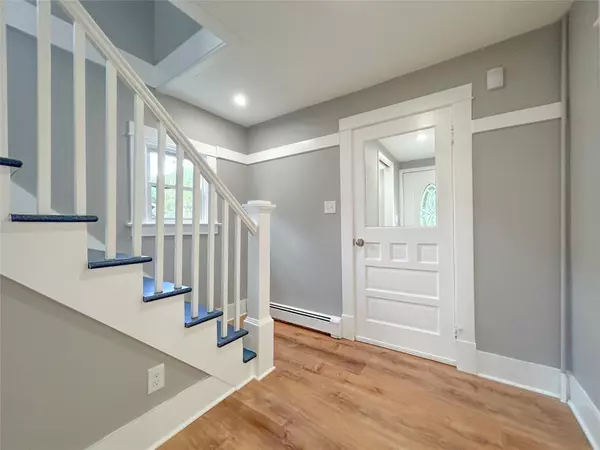 Highland, NY 12528,121 North RD