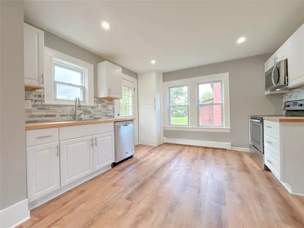 Highland, NY 12528,121 North RD