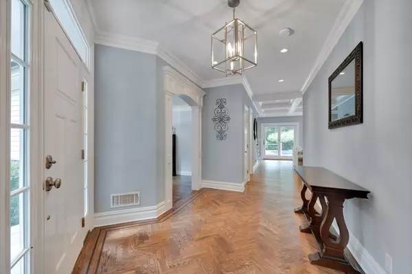 East Northport, NY 11731,5 Ivory CT