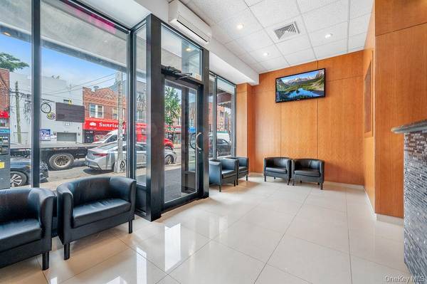 Elmhurst, NY 11373,9036 Corona AVE