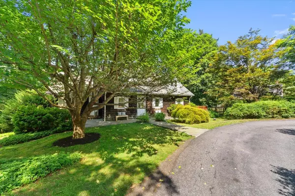 Katonah, NY 10536,157 Route 100