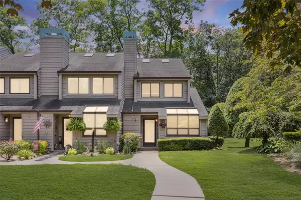 East Islip, NY 11730,113 Beecher Ave. EXT #113