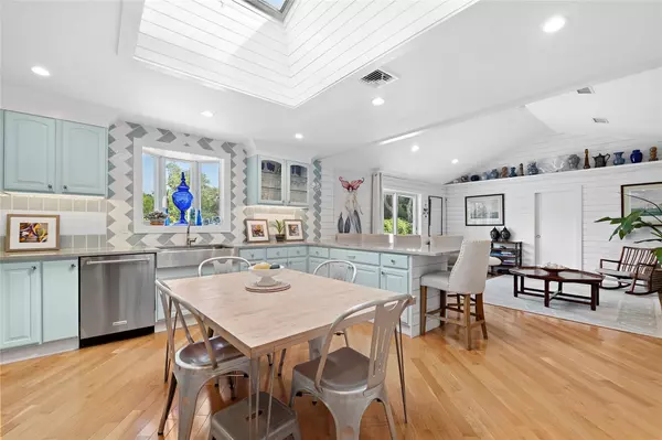 Westhampton Beach, NY 11978,38 Liberty ST