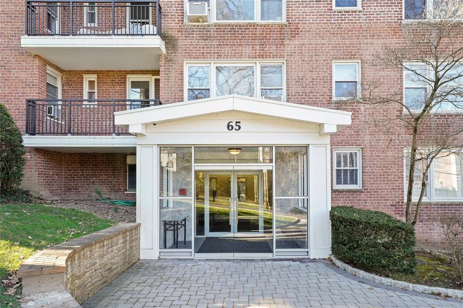 65 Durham RD #2E, Bronxville, NY 10708