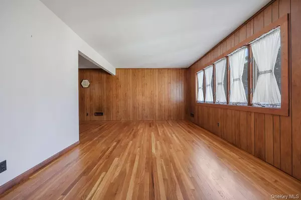 Brewster, NY 10509,19 Clematis RD