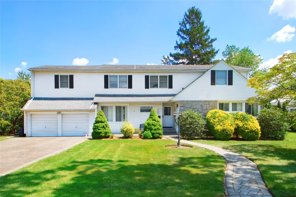 Garden City, NY 11530,143 Tanners Pond RD