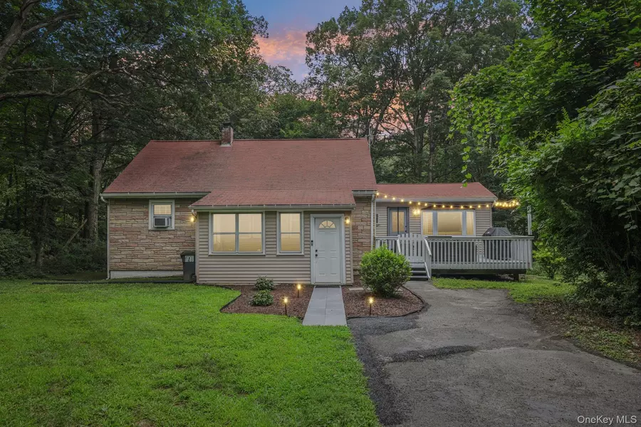 501 Circle LN, Newburgh, NY 12550