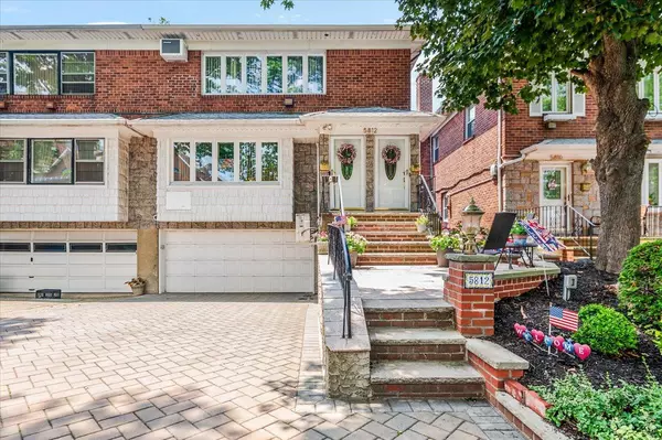 58-12 183rd ST, Fresh Meadows, NY 11365