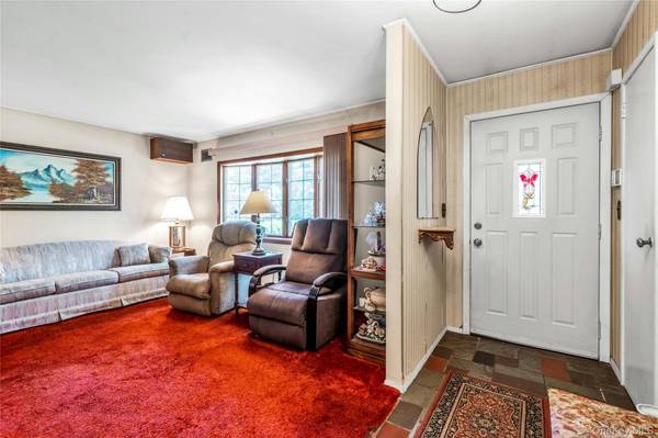 Plainview, NY 11803,42 Summit ST