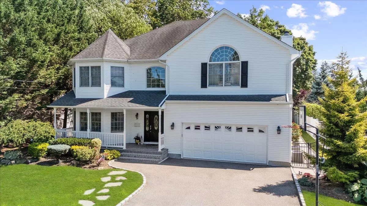 Bethpage, NY 11714,25 Sycamore AVE