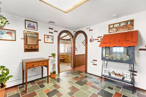Islandia, NY 11749,59 Snowberry LN