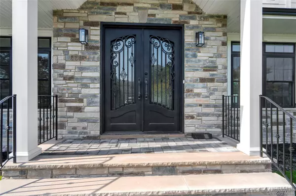 25 Westchester AVE, Jericho, NY 11753