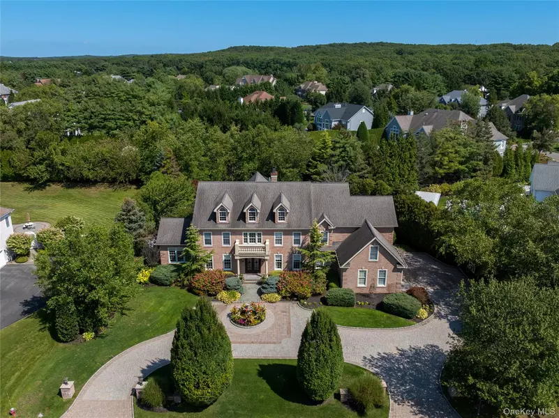 23 Legends CIR, Melville, NY 11747