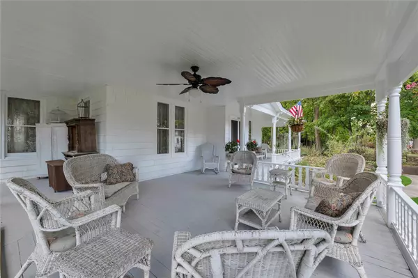 East Moriches, NY 11940,430 Montauk Hwy