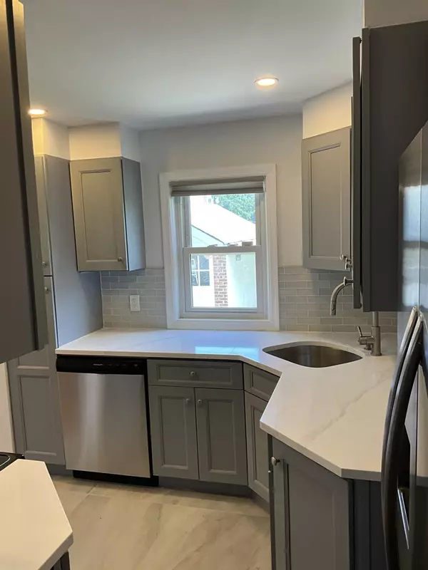 New Hyde Park, NY 11040,42 Park