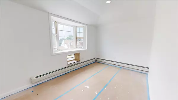 Saint Albans, NY 11412,11415 Mexico ST