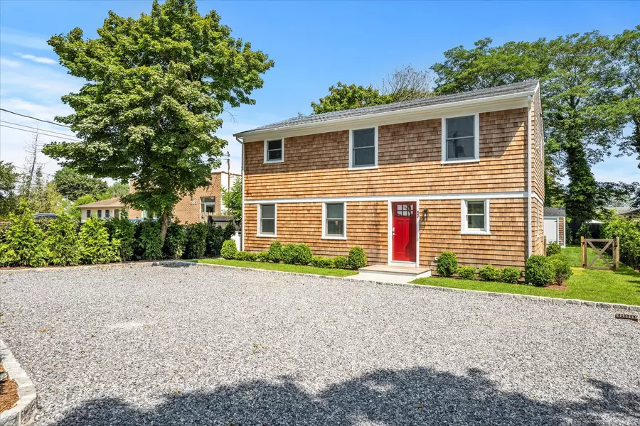 647 Montauk HWY, East Quogue, NY 11942