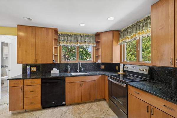 Ronkonkoma, NY 11779,8 Cleary RD