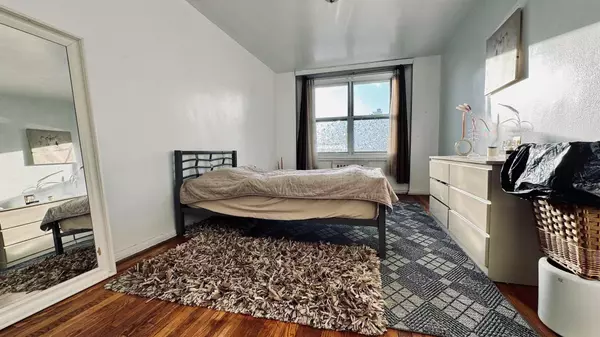 Flushing, NY 11354,142-05 Roosevelt AVE #310