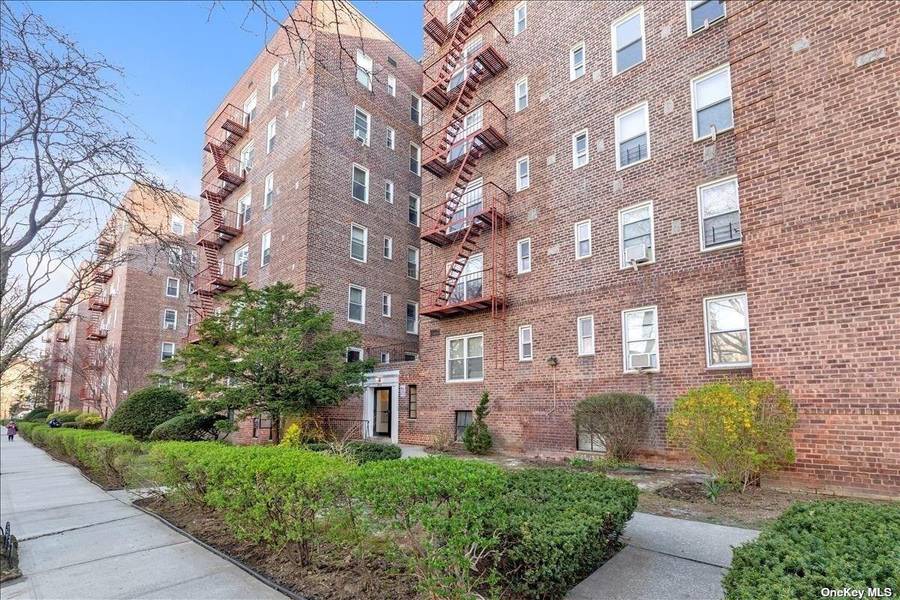 39-55 51st ST #4A, Woodside, NY 11377