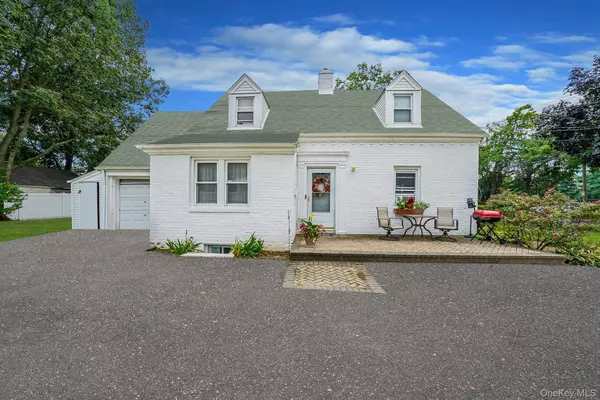 42 Sunset DR,  Hempstead,  NY 11550