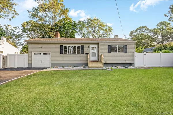 49 45th ST,  Islip,  NY 11751